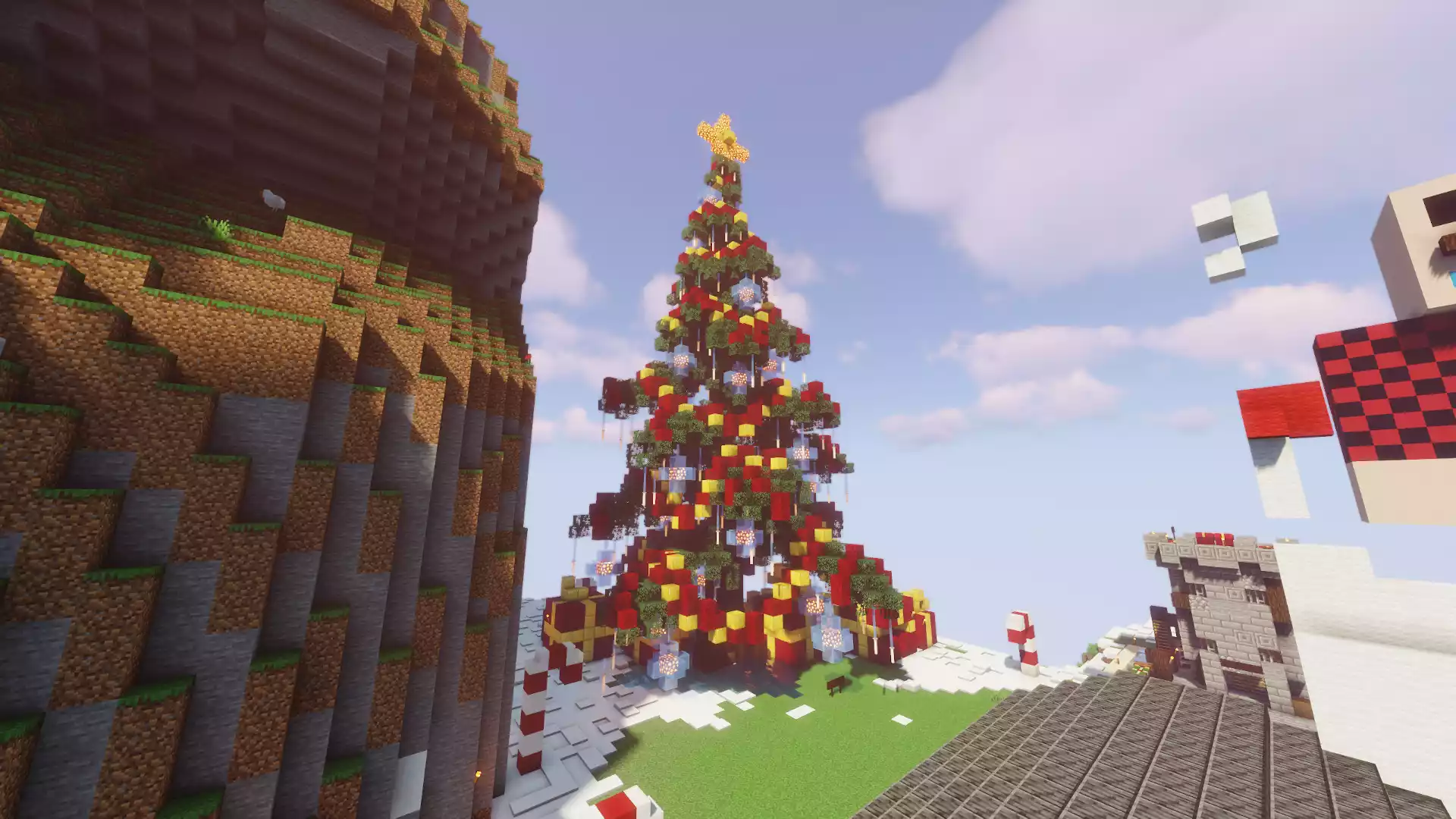 CraftAttack 7 - Weihnachtsbaum. Der von Spielern erbaute Weihnachtsbaum direkt neben dem Shop-Bereich